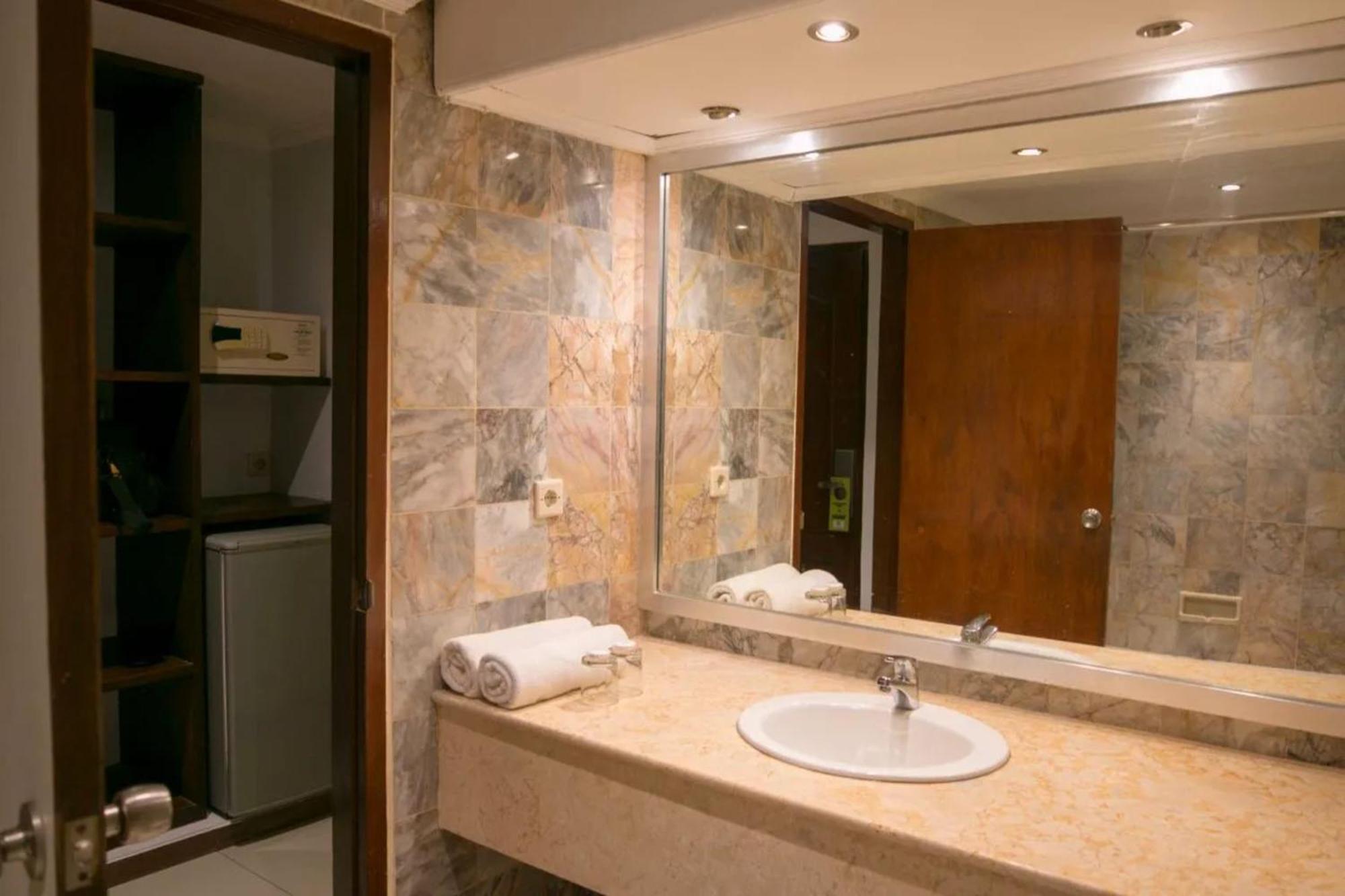 Kuta Suci Guesthouse Екстер'єр фото
