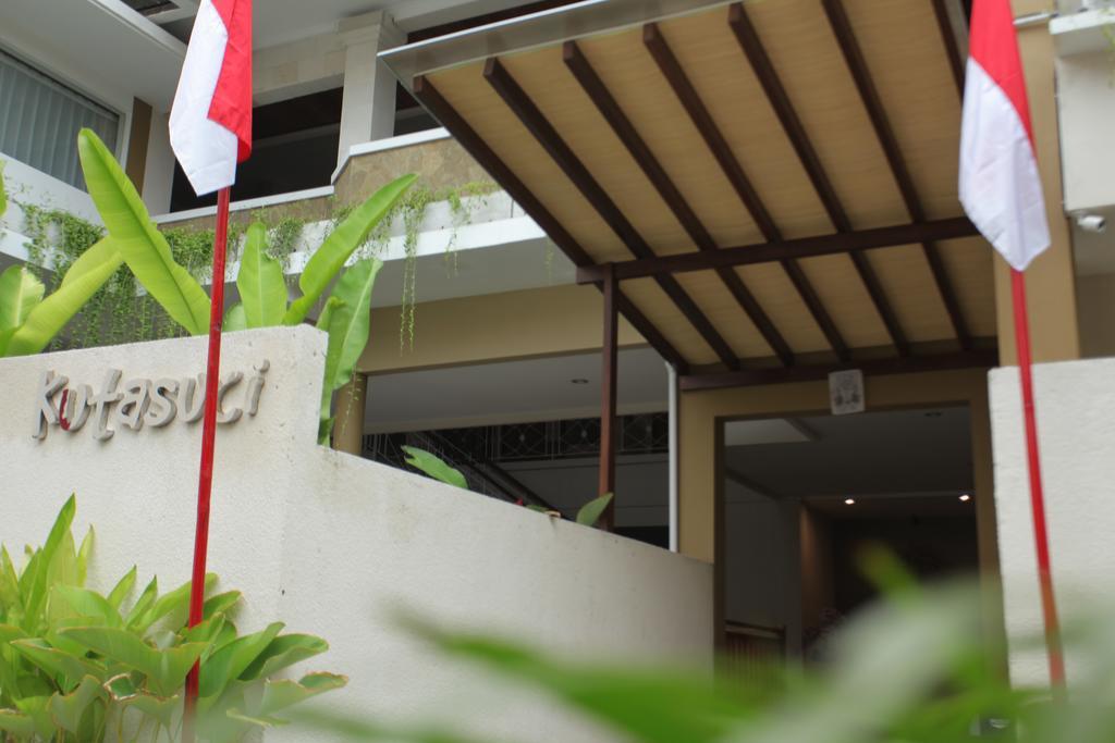 Kuta Suci Guesthouse Екстер'єр фото